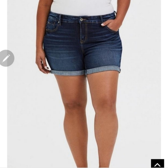 ⚘️⚘️Like new Torrid 18 5 Inch Vintage Stretch Mid-Rise Shorts - Picture 1 of 4